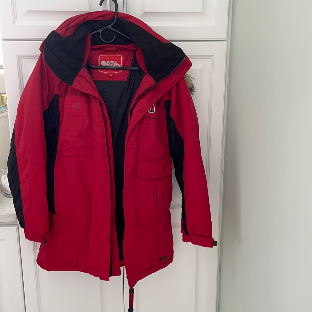 Fjall Raven Downjacket Red